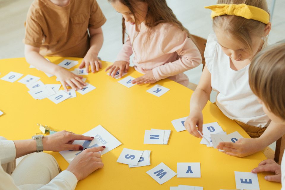 【兒童英文教材】5大類兒童美語教材，帶孩子從小「玩」英文